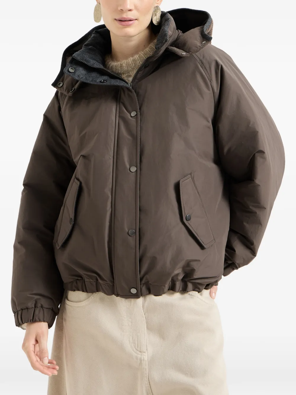 Brunello Cucinelli Techno katoenen taffeta jack met afneembare capuchon en glanzende ritssluiting Bruin