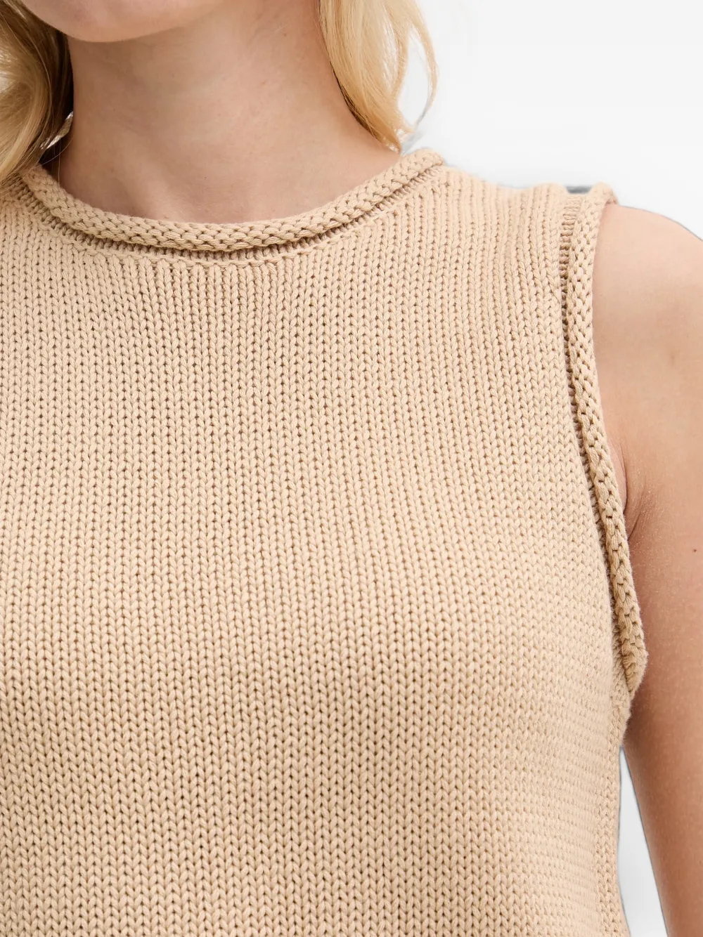 Mos Mosh MMAubin SL mouwloze top met gerolde afwerking Beige