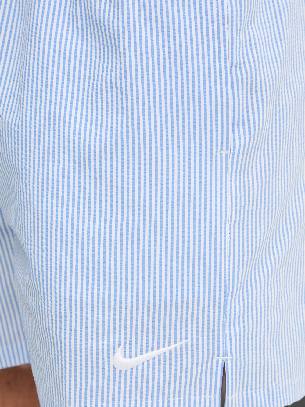 Nike striped-pattern swim shorts Blauw