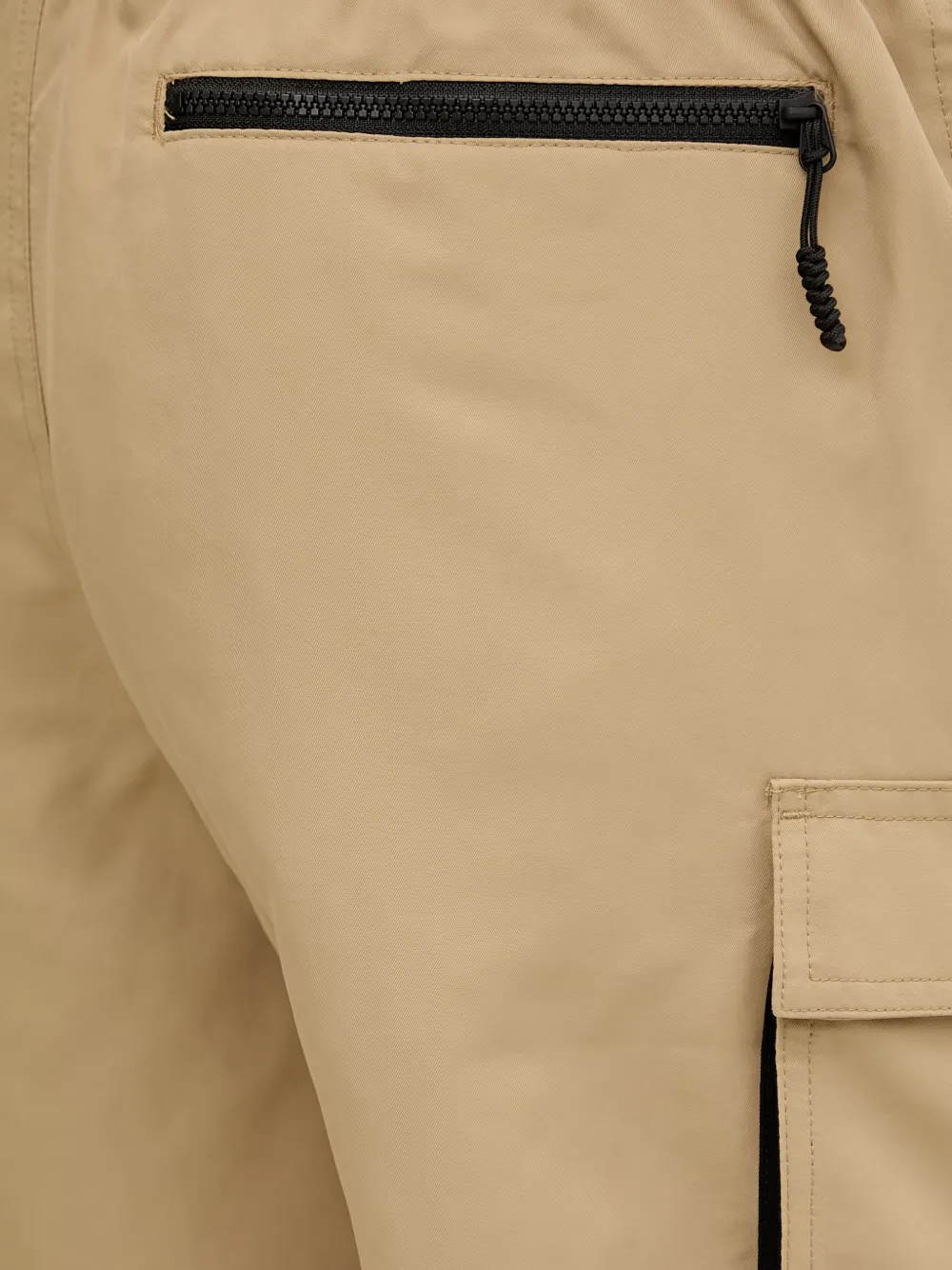 Nike Zwembroek met cargozak en geborduurd logo Beige
