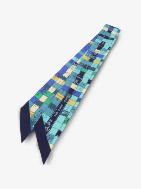 Hermès Pre-Owned print silk scarf