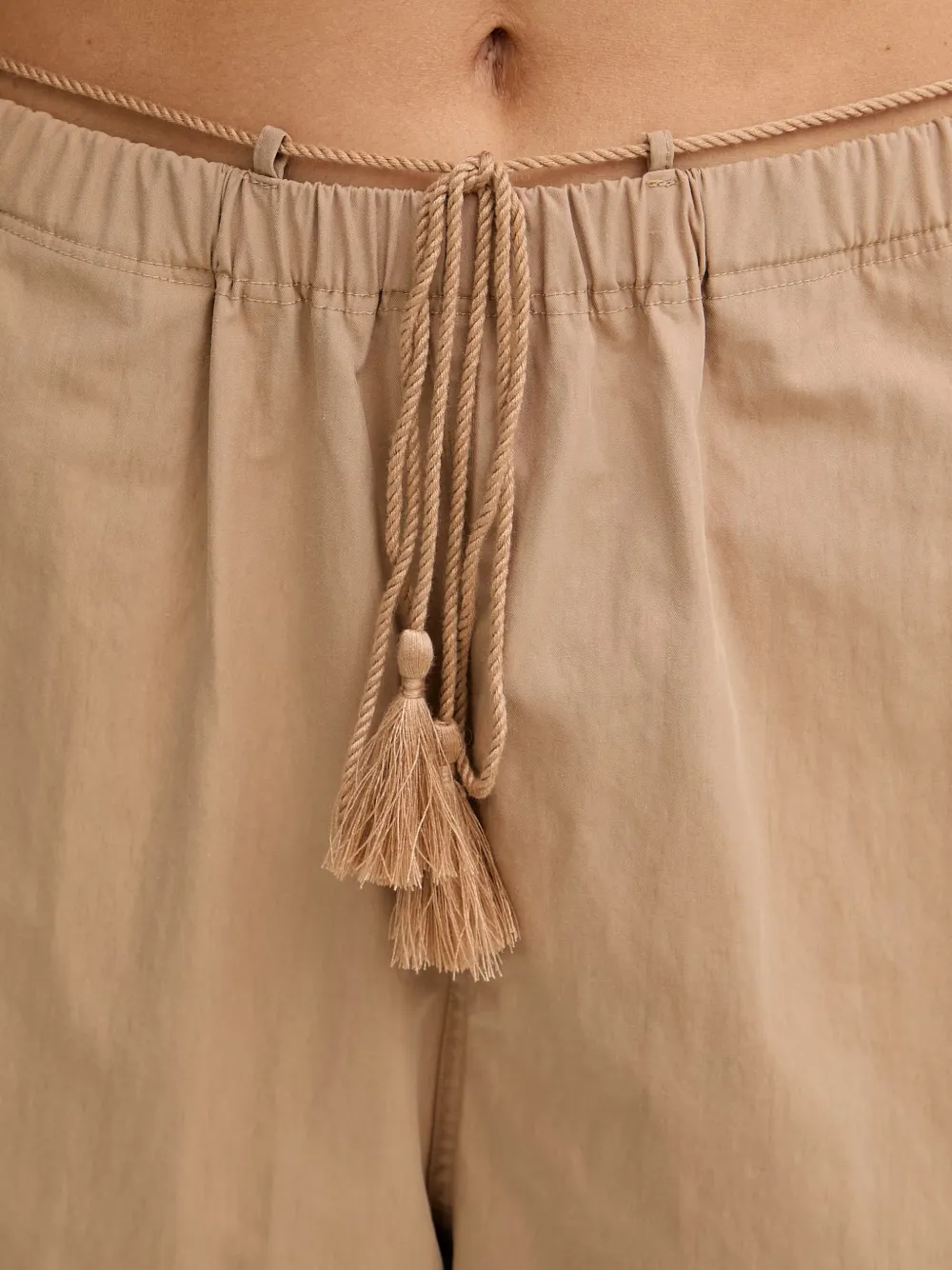 Sisley Palazzo broek met trekkoord en kwastje Beige