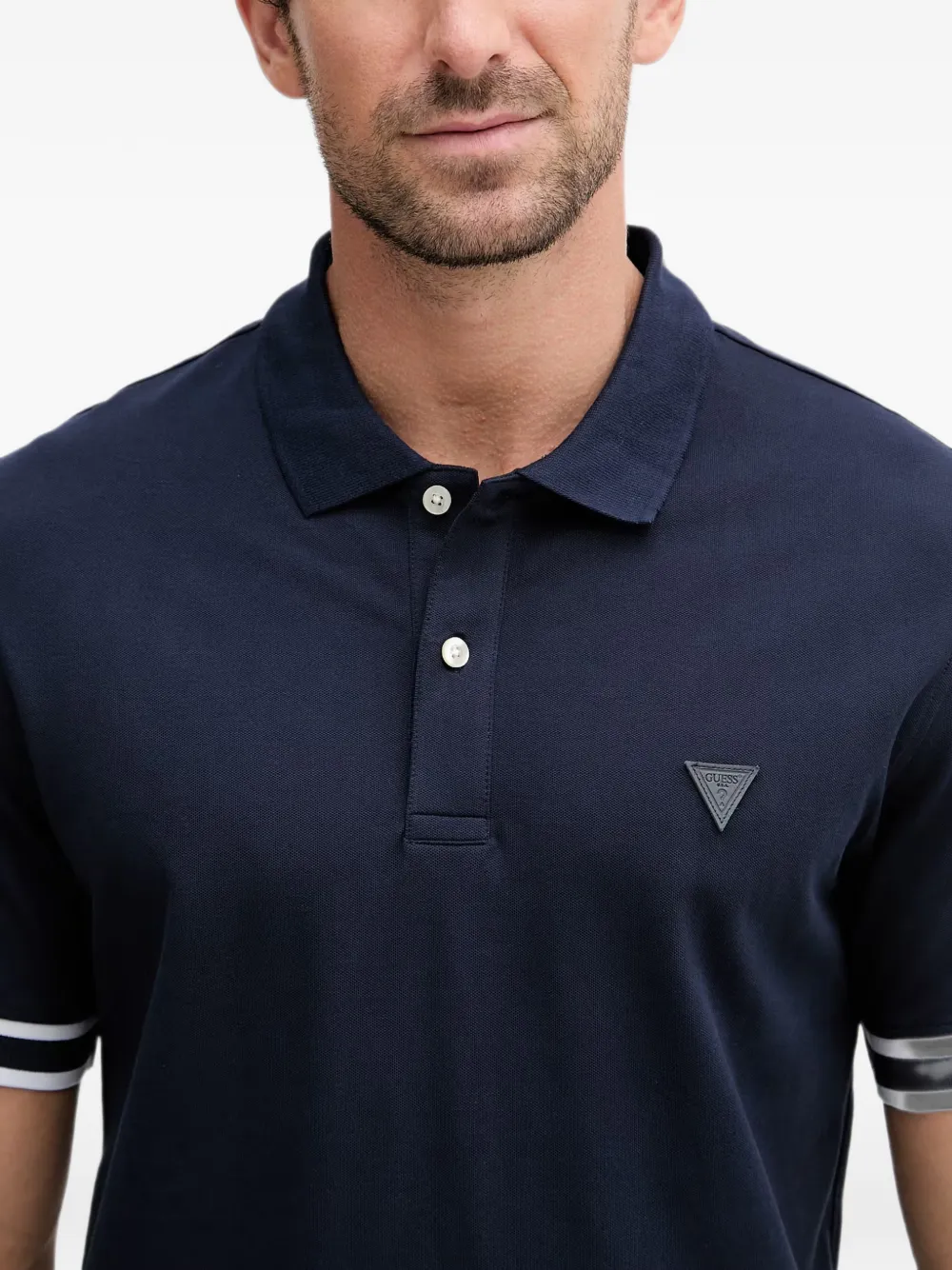 GUESS USA Poloshirt met logopatch en gestreepte afwerking Blauw