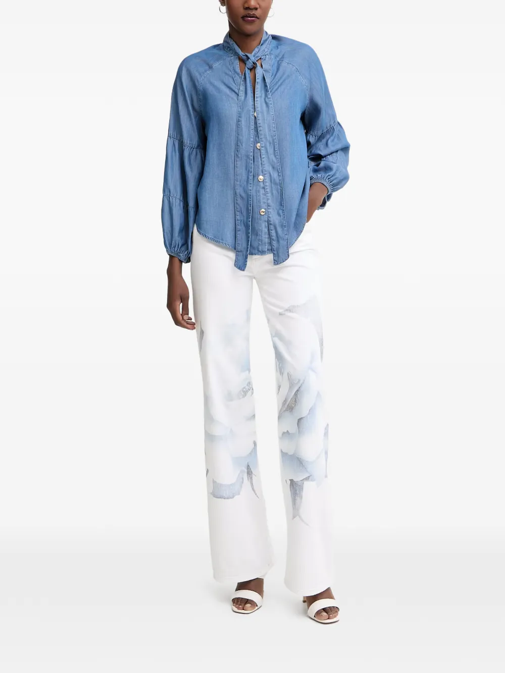 GUESS USA floral-print logo-patch jeans Wit
