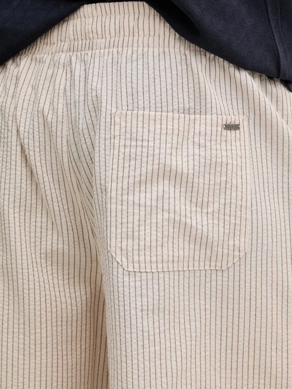 GUESS USA Dobby seersucker gestreepte shorts Beige