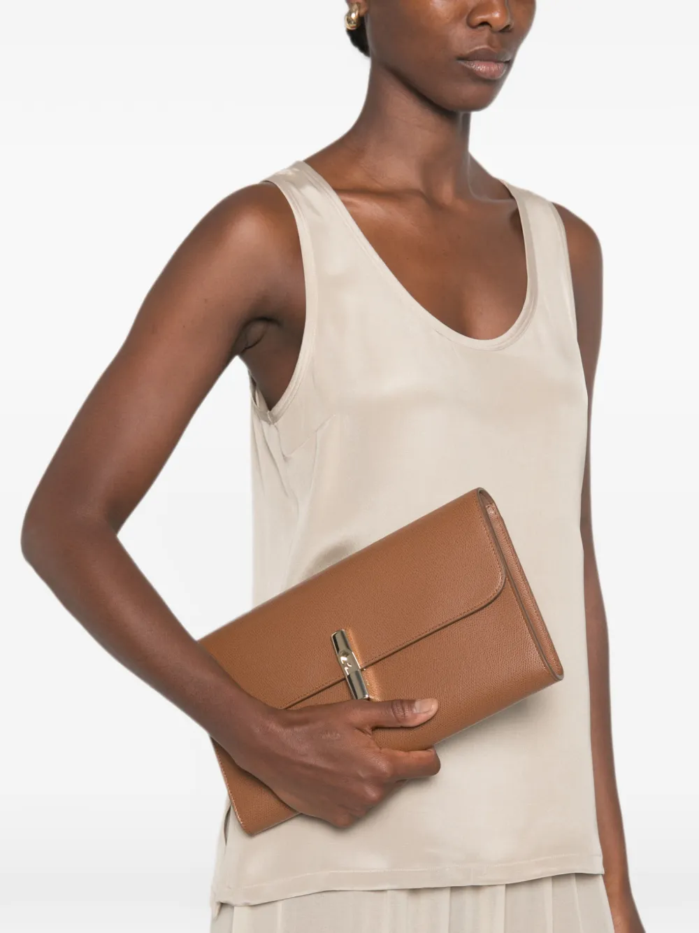Furla Clutch van bewerkt leer Bruin