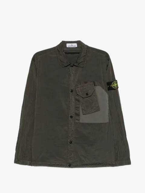 Stone Island playera con parche del logo y bolsillo en el pecho