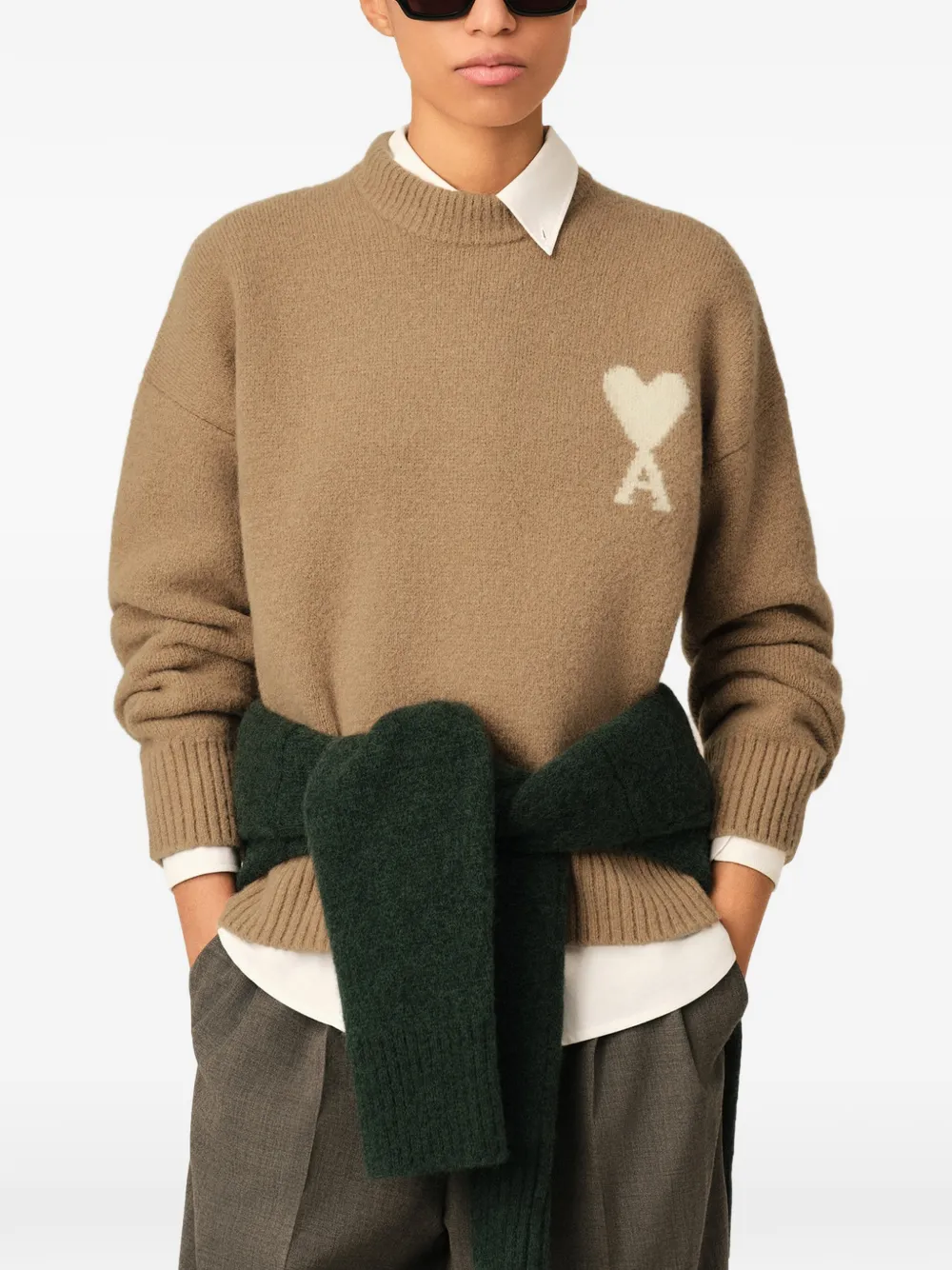 AMI Paris Alpaca trui met ronde hals en Ami de Coeur Beige