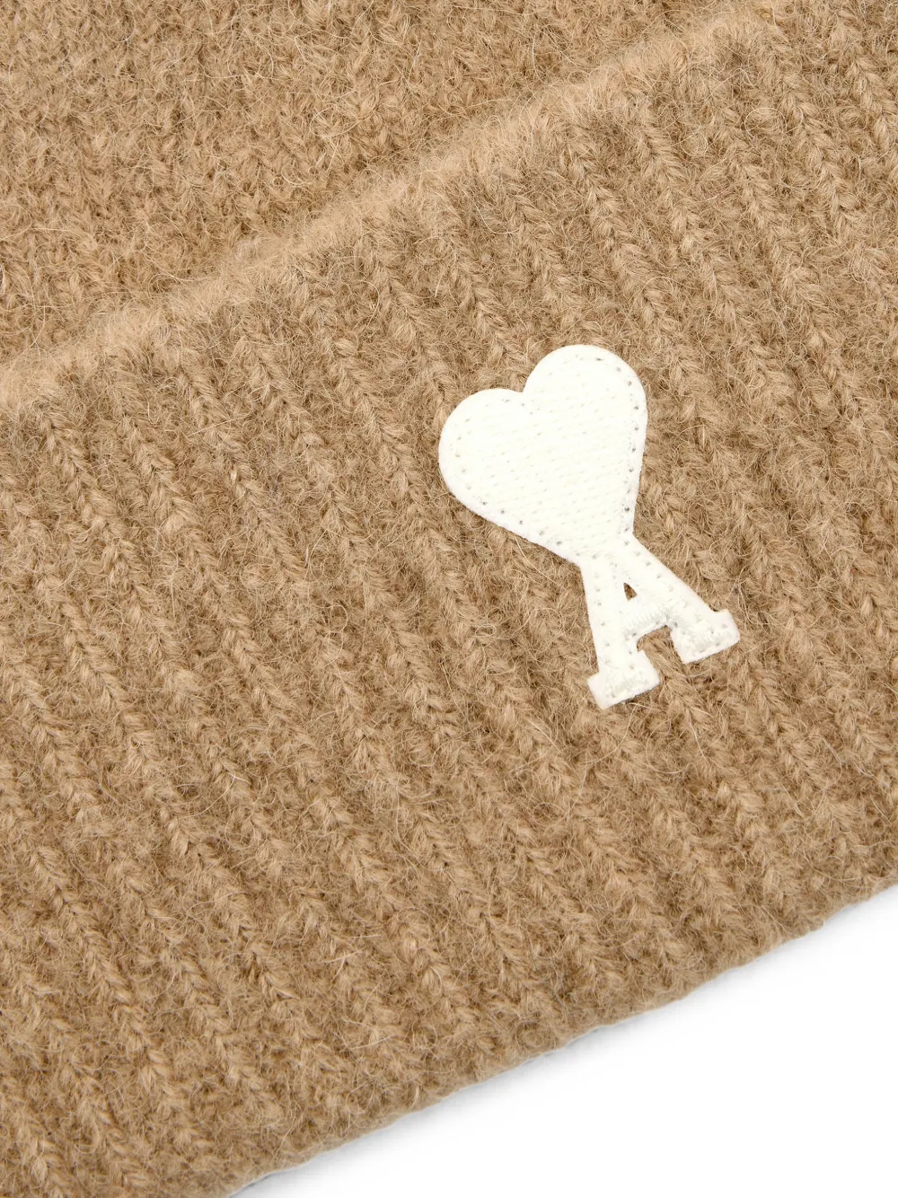 AMI Paris Alpaca muts met Ami de Coeur Beige