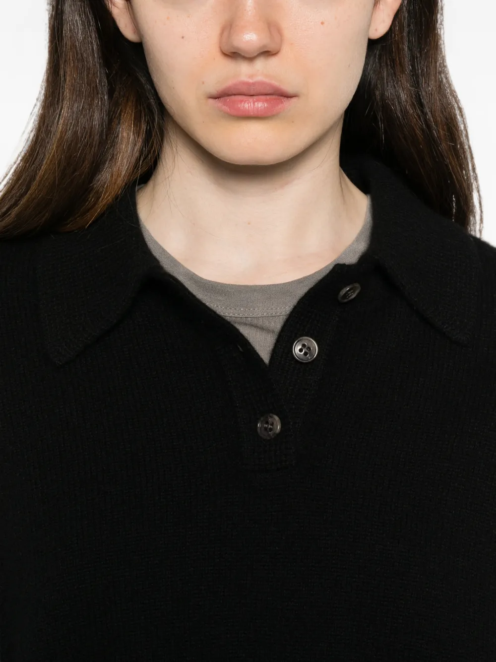 Lisa Yang Etta poloshirt met knopen Zwart