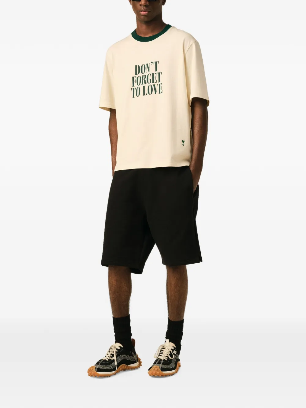 AMI Paris Katoenen T-shirt met tekst Beige