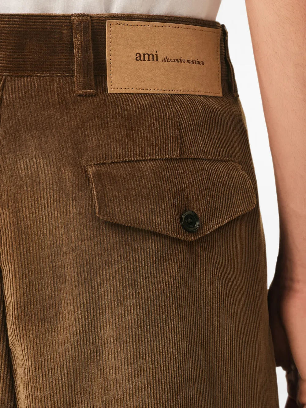 AMI Paris Ribfluwelen broek Bruin