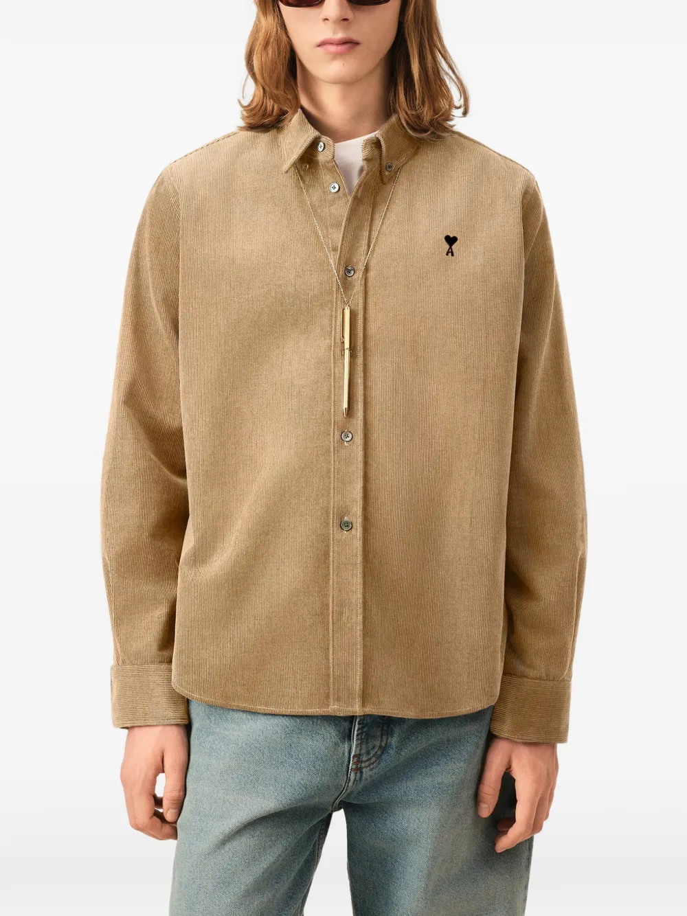 AMI Paris Ribfluwelen overhemd met Ami de Coeur Beige