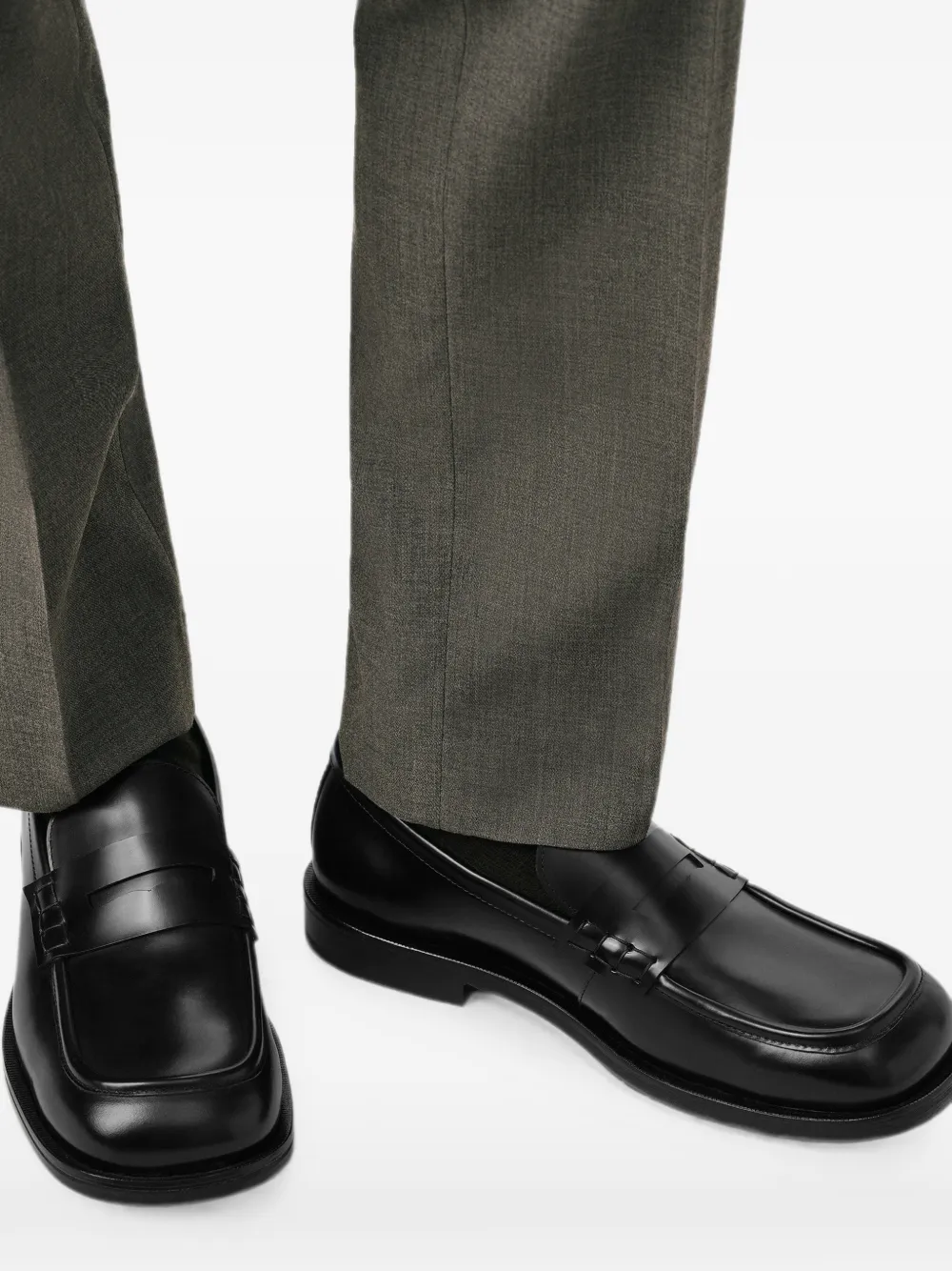 AMI Paris Loafers van koelenleer Zwart
