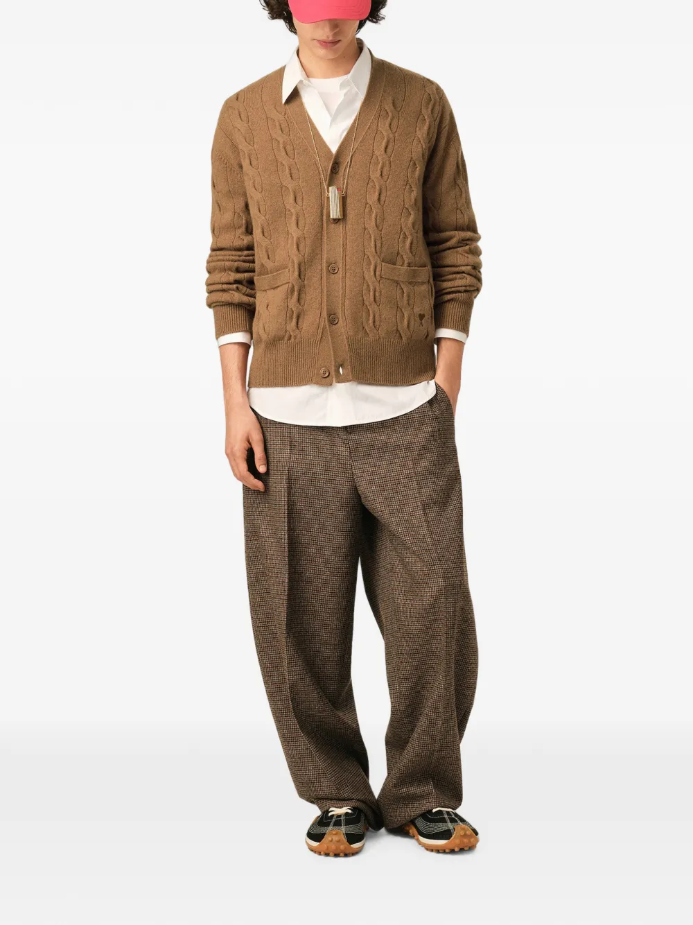 AMI Paris Bruin kabelgebreid wollen vest