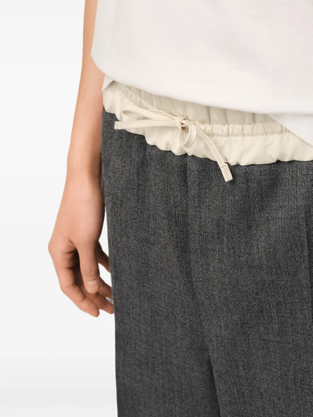 AMI Paris Wollen en satijnen broek met elastische taille Grijs