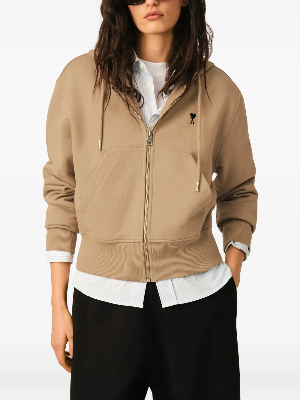 AMI Paris Katoenen hoodie met rits en Ami de Coeur Beige