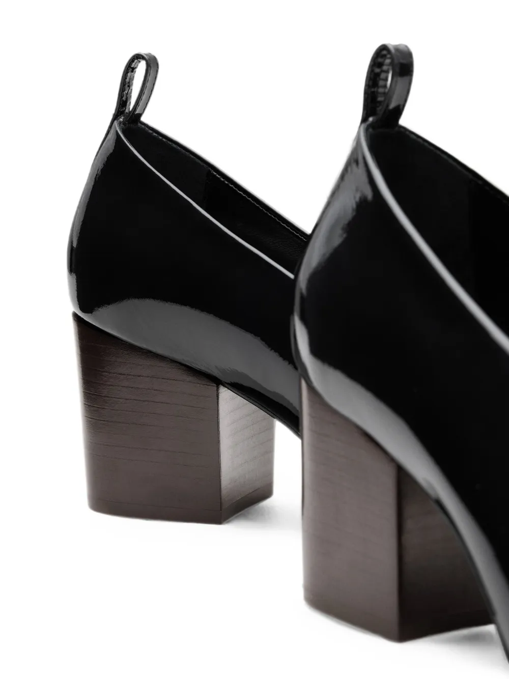 AMI Paris Leren pumps Zwart