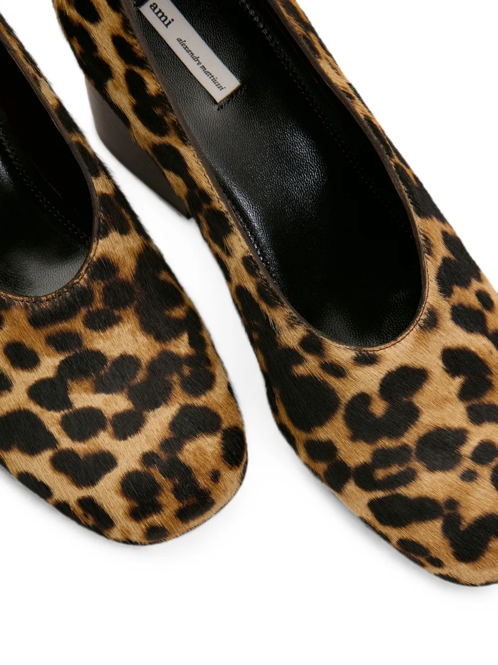 AMI Paris Leren pumps met luipaard-print Beige