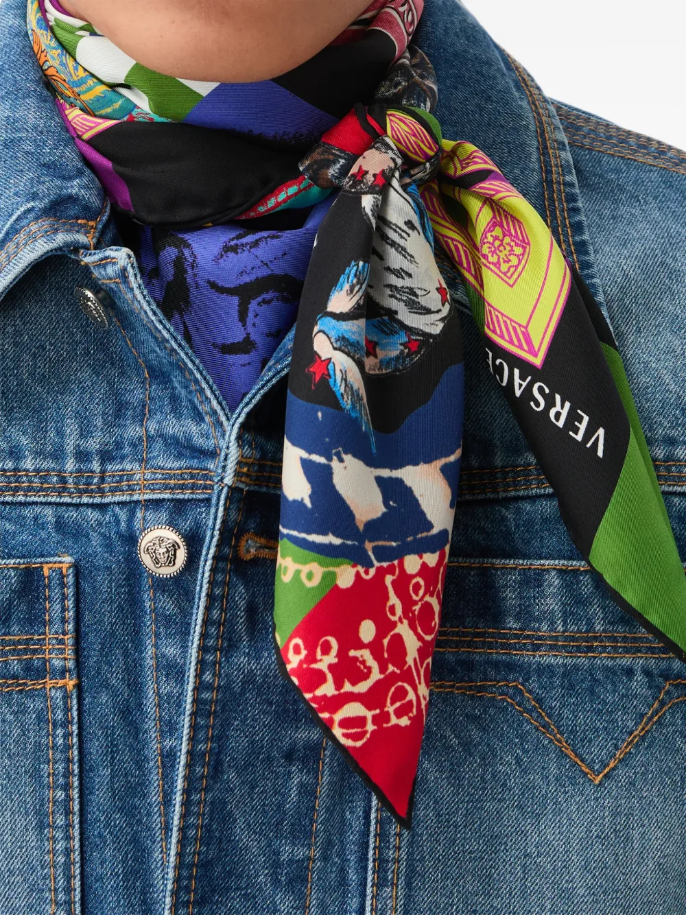 Versace Zijden twill sjaal met print (90 cm) Groen