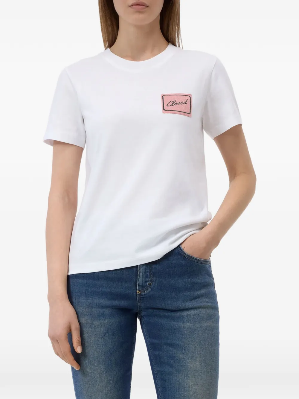 Closed T-shirt met logopatch Wit