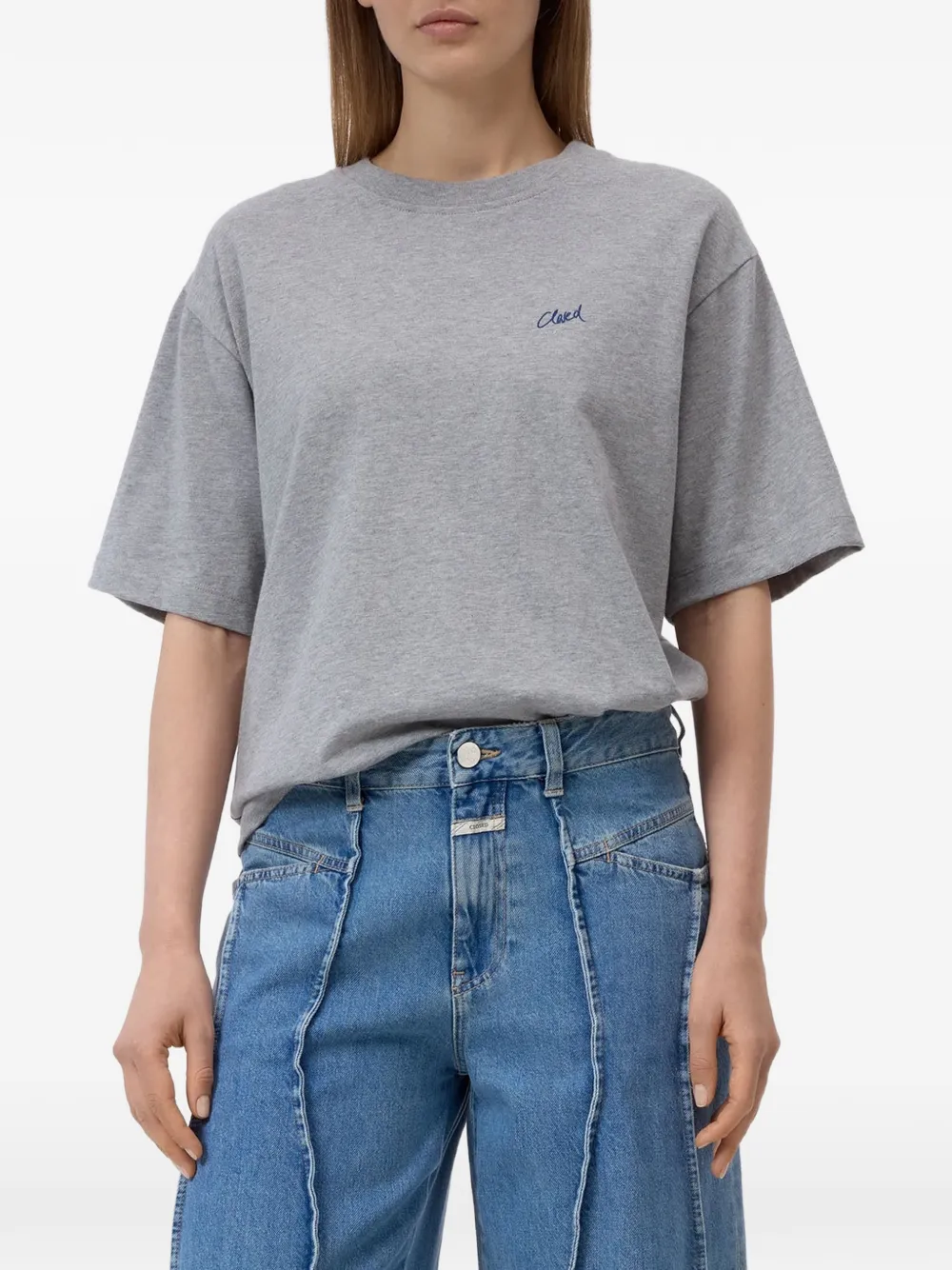 Closed T-shirt met geborduurd logo Grijs