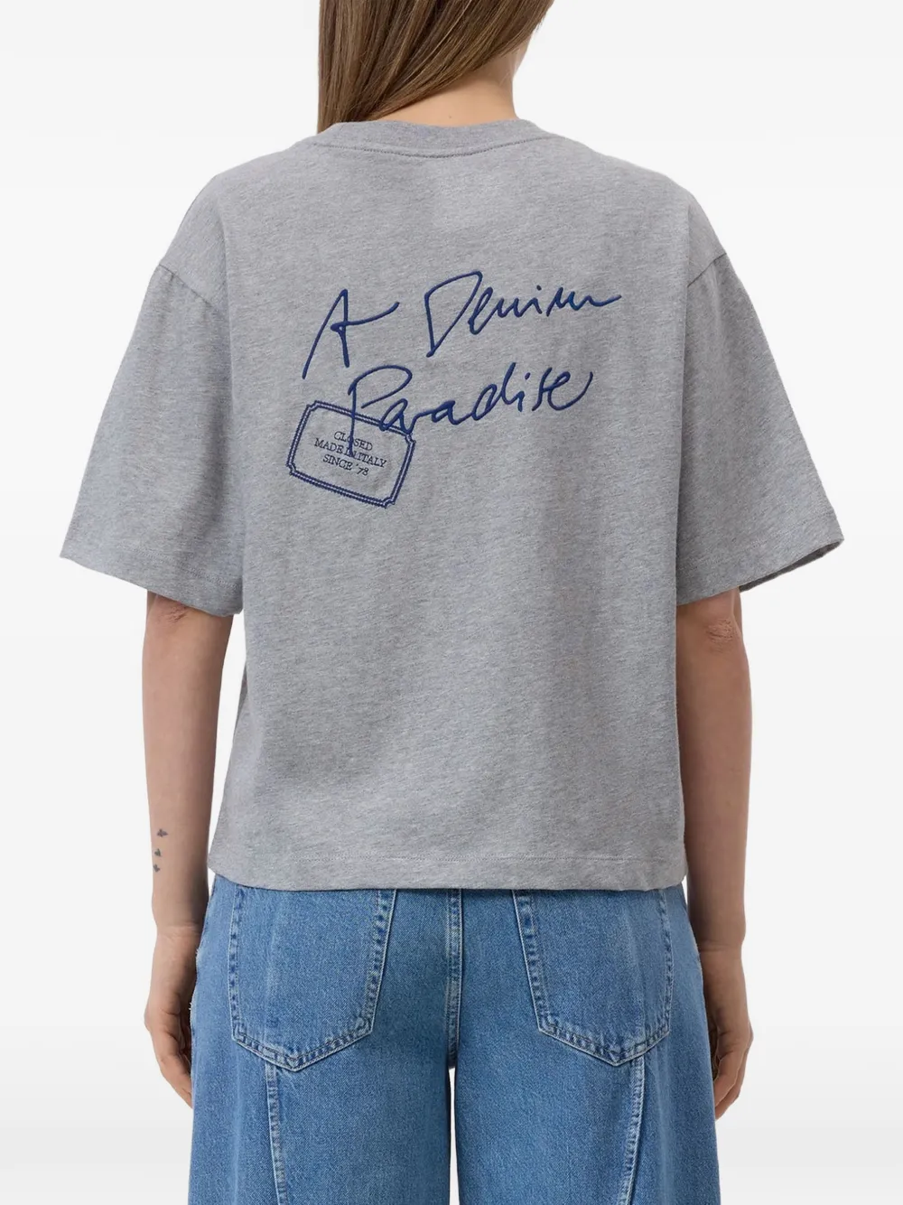 Closed T-shirt met geborduurd logo Grijs