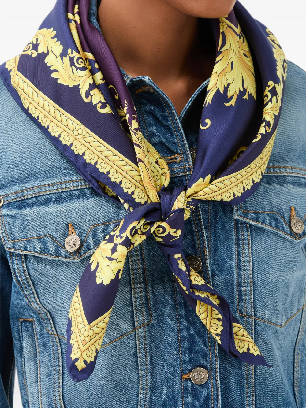 Versace Zijden twill sjaal met print (90 cm) Paars