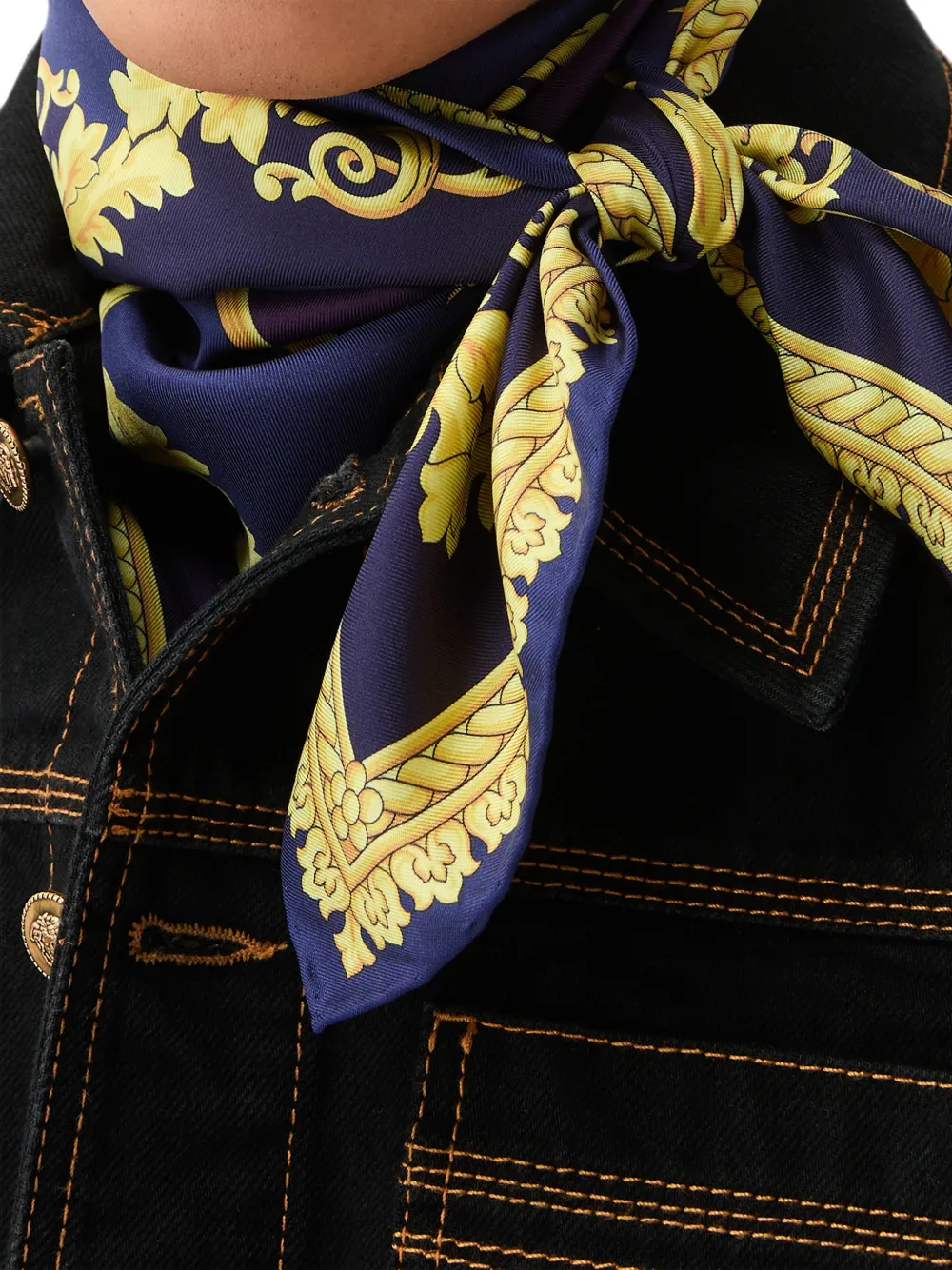 Versace Zijden twill sjaal met print (90 cm) Paars