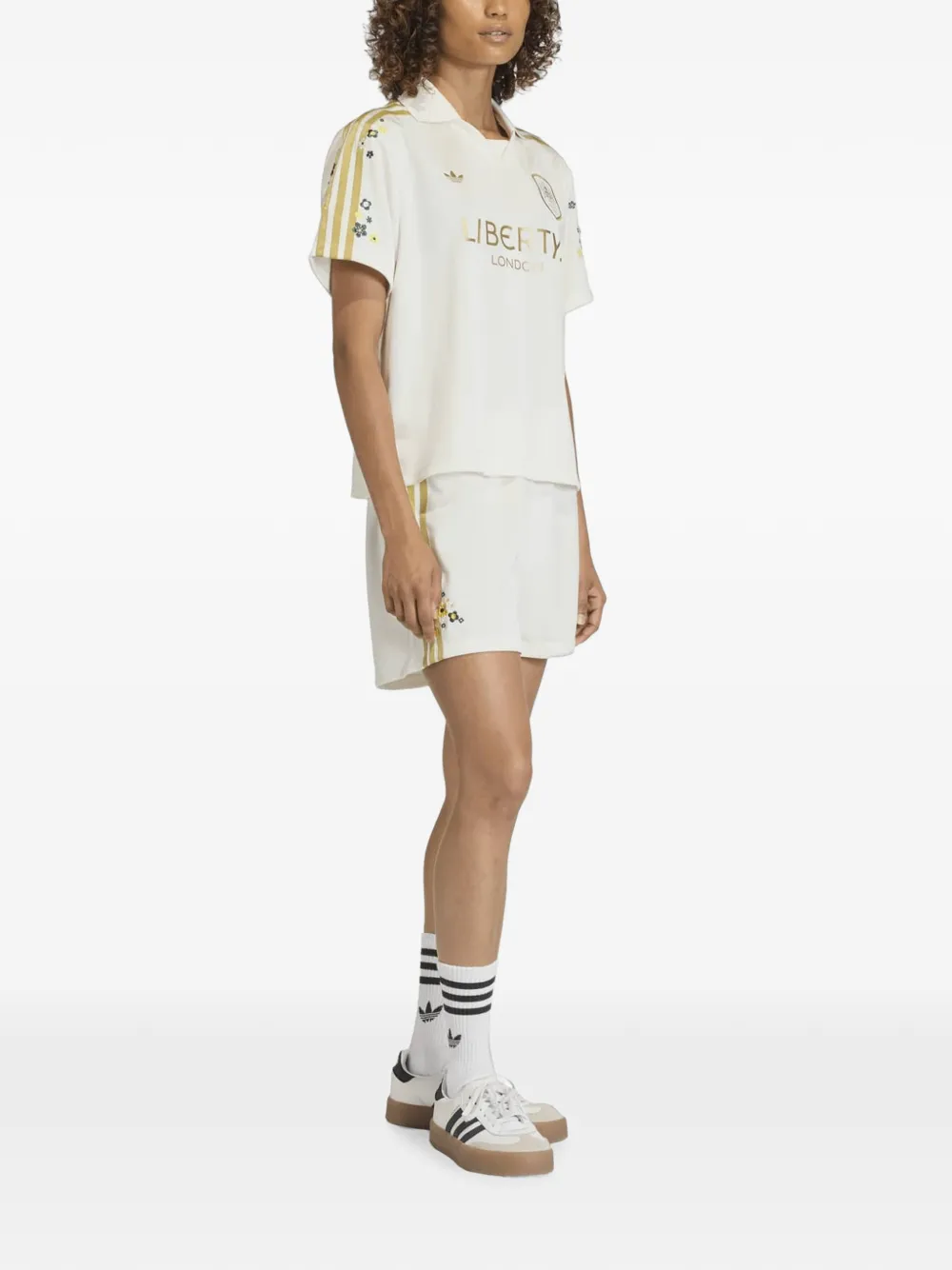 adidas x Liberty London shorts met geborduurde bloemen en zijstreep Wit