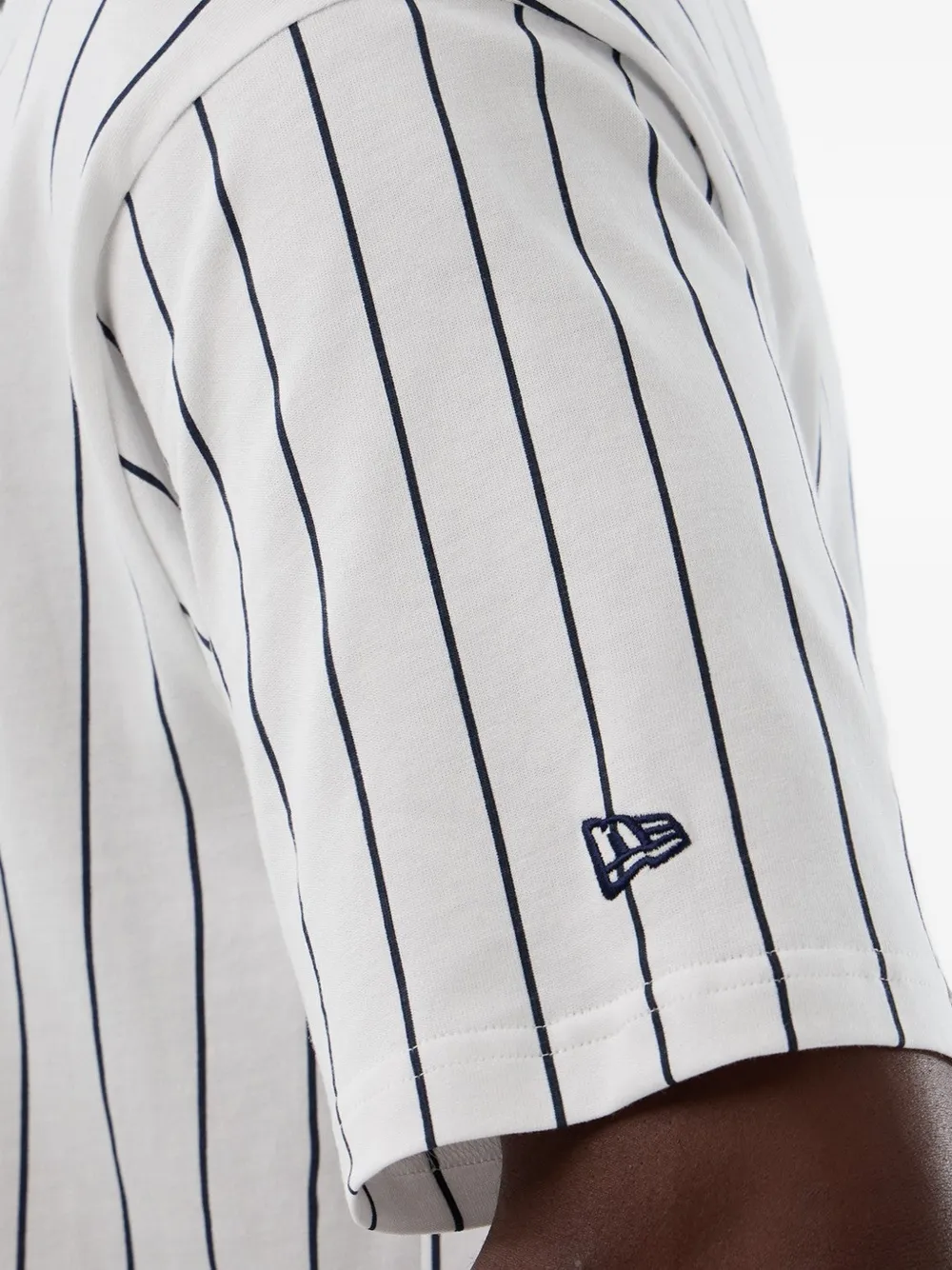 NEW ERA CAP pinstripe-print logo-embroidered T-shirt Wit