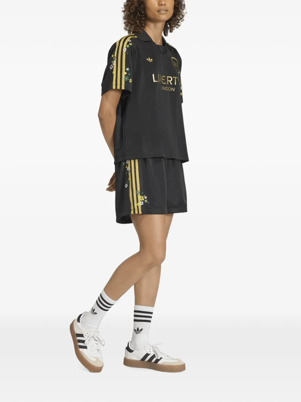 adidas x Liberty London shorts met geborduurde bloemen en zijstreep Zwart