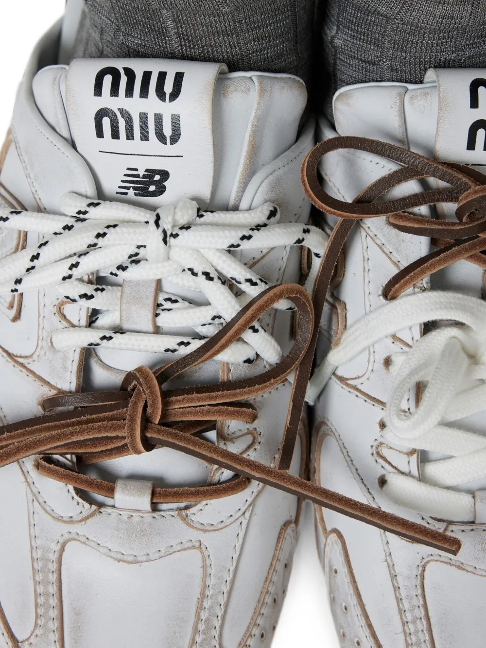 Miu x New Balance 530 SL distressed-effect mules Wit
