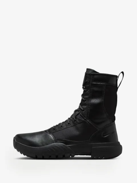 Nike SFB Air Field Ukiah 8 hi-top sneakers