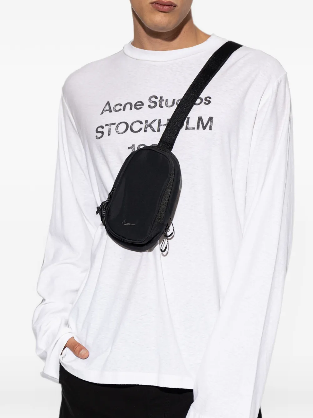 Nike Commute logo-embroidered belt bag Zwart