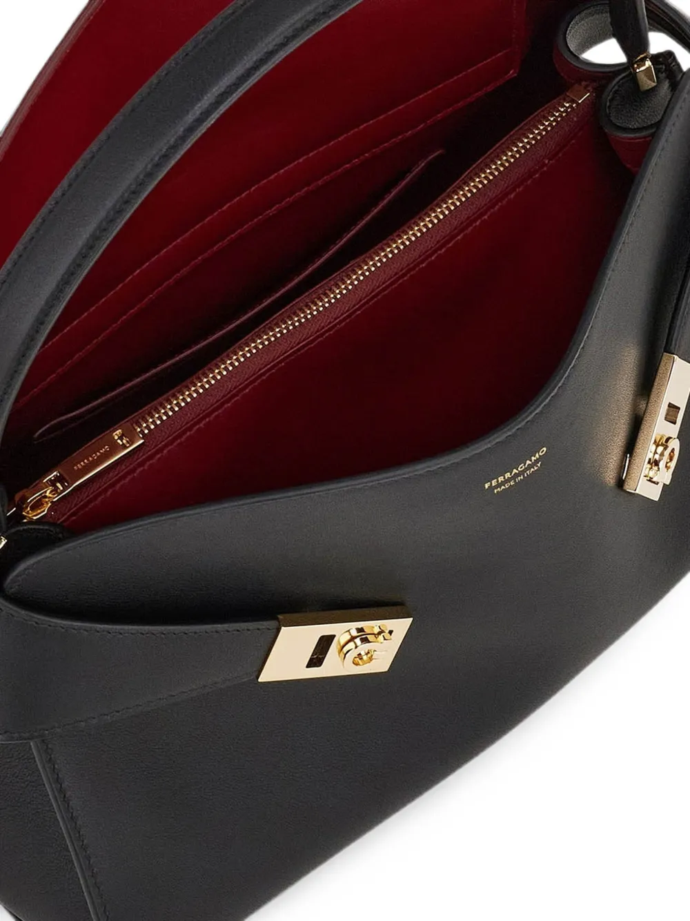 Ferragamo Hug leren shopper met haak en oog Zwart