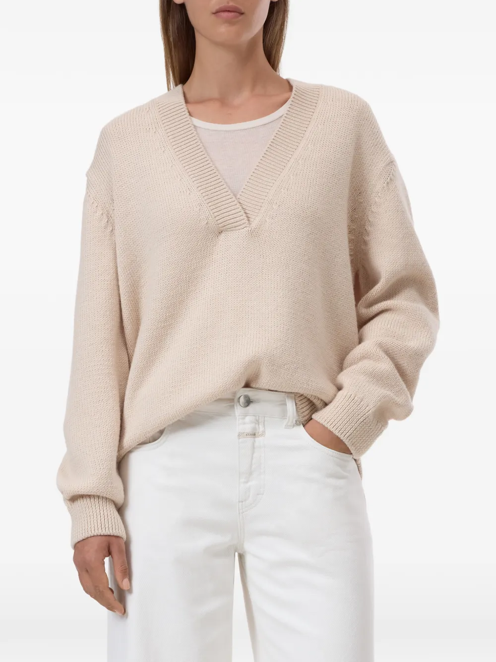 Closed V-neck long-sleeve sweater Beige