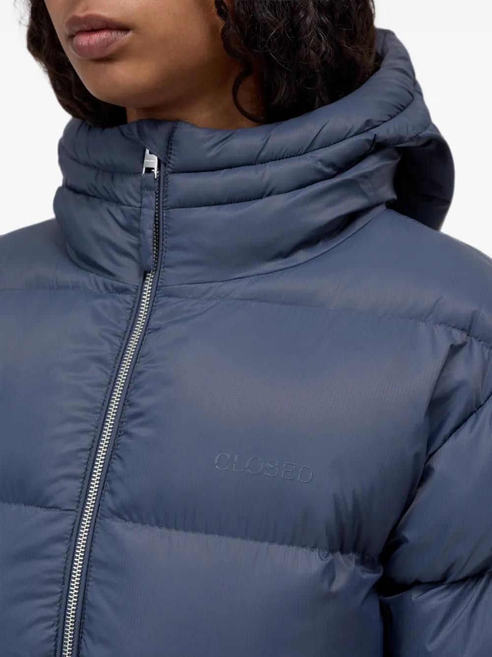 Closed Gewatteerd jack met capuchon Blauw