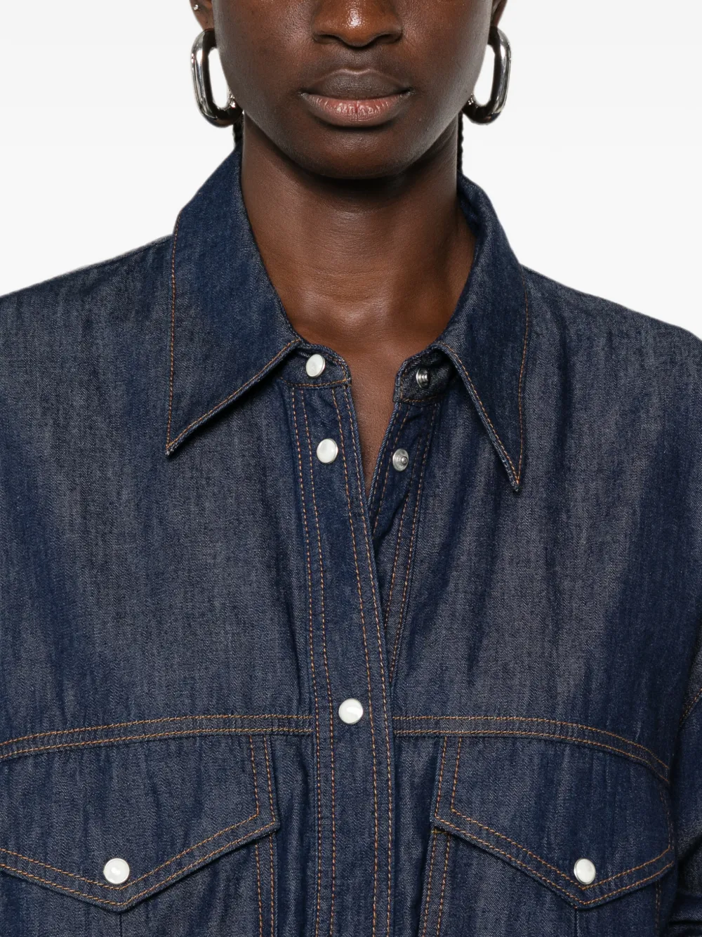 KHAITE Christensen denim blouse met contrasterende stiksels Blauw
