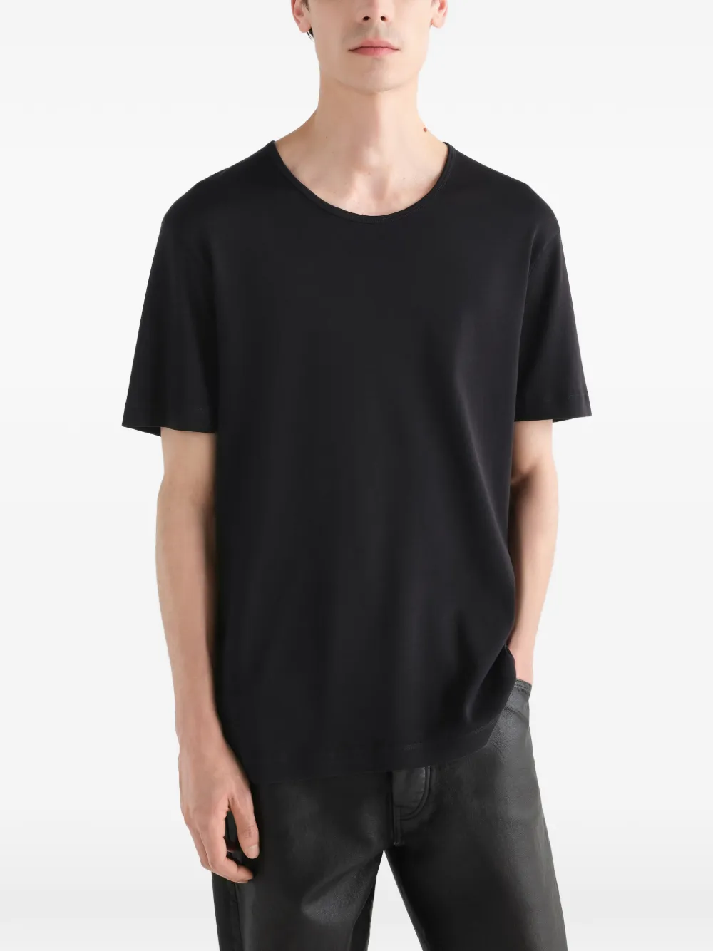 LEMAIRE Geribbeld jersey T-shirt met diepe ronde hals Zwart