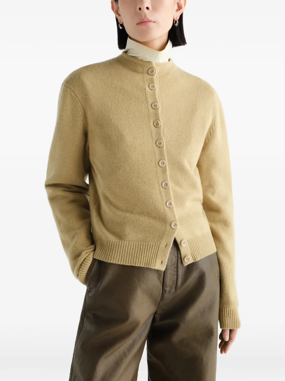 LEMAIRE Omkeerbare kasjmier trui met knopen Beige