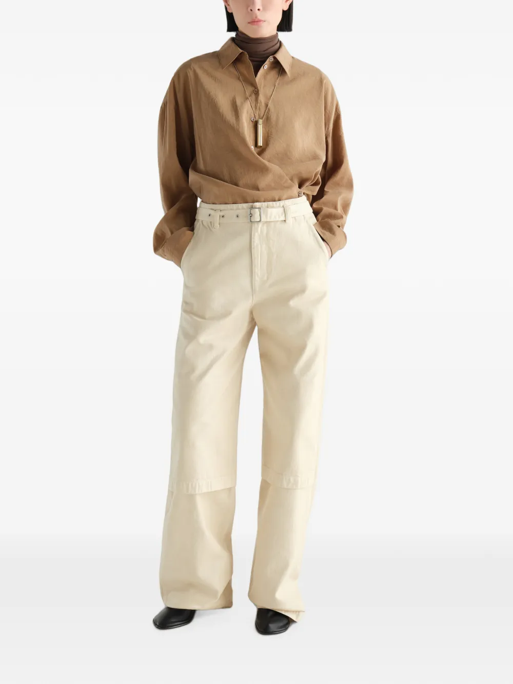 LEMAIRE Zijden blouse met rechte kraag en gedraaid detail Bruin
