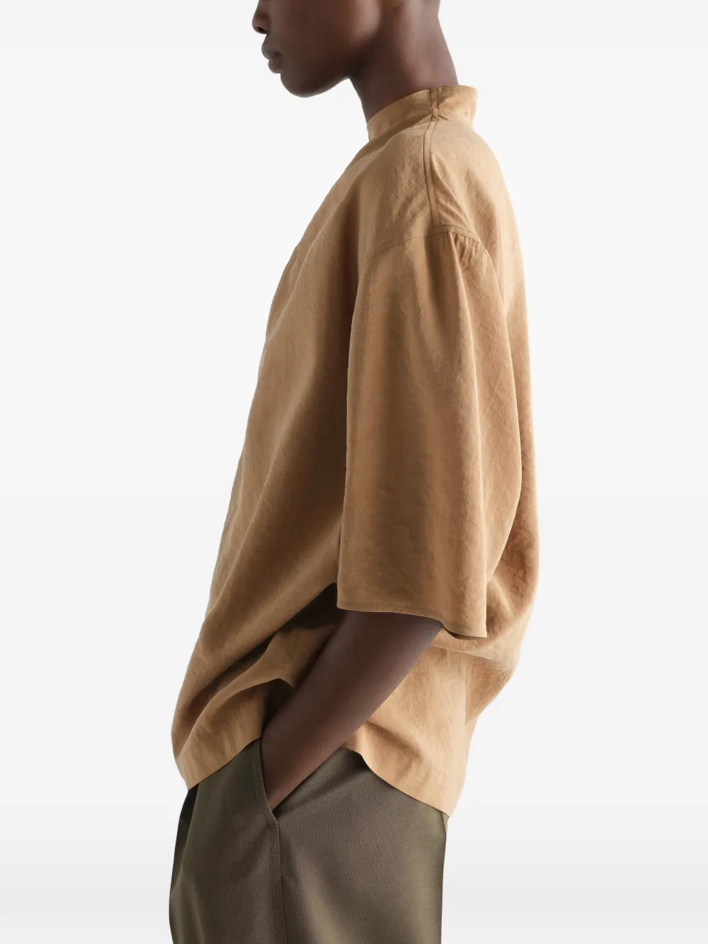 LEMAIRE Top met zachte kraag van zijde Beige