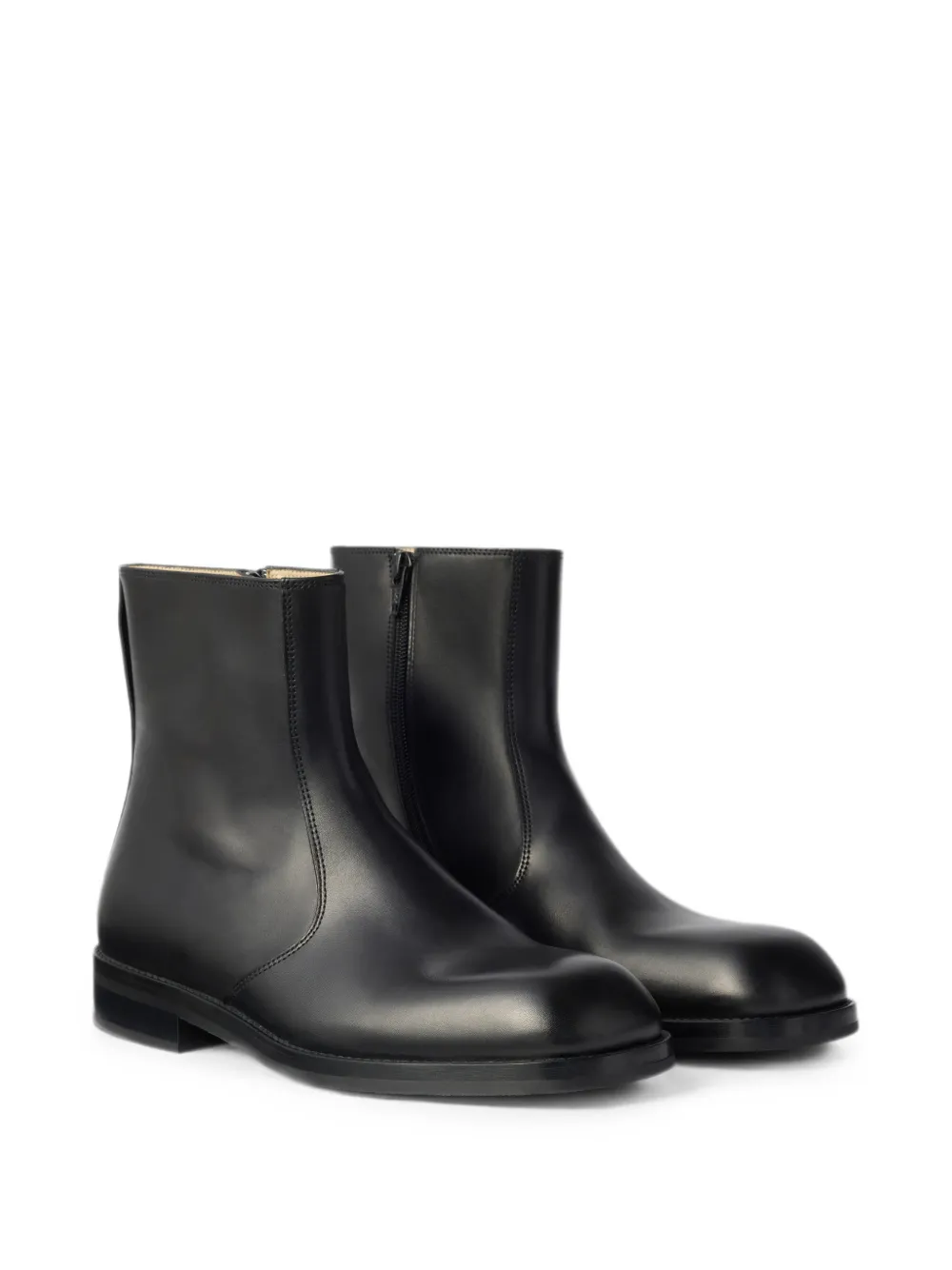 LEMAIRE zipped ankle boots in shiny leather Zwart