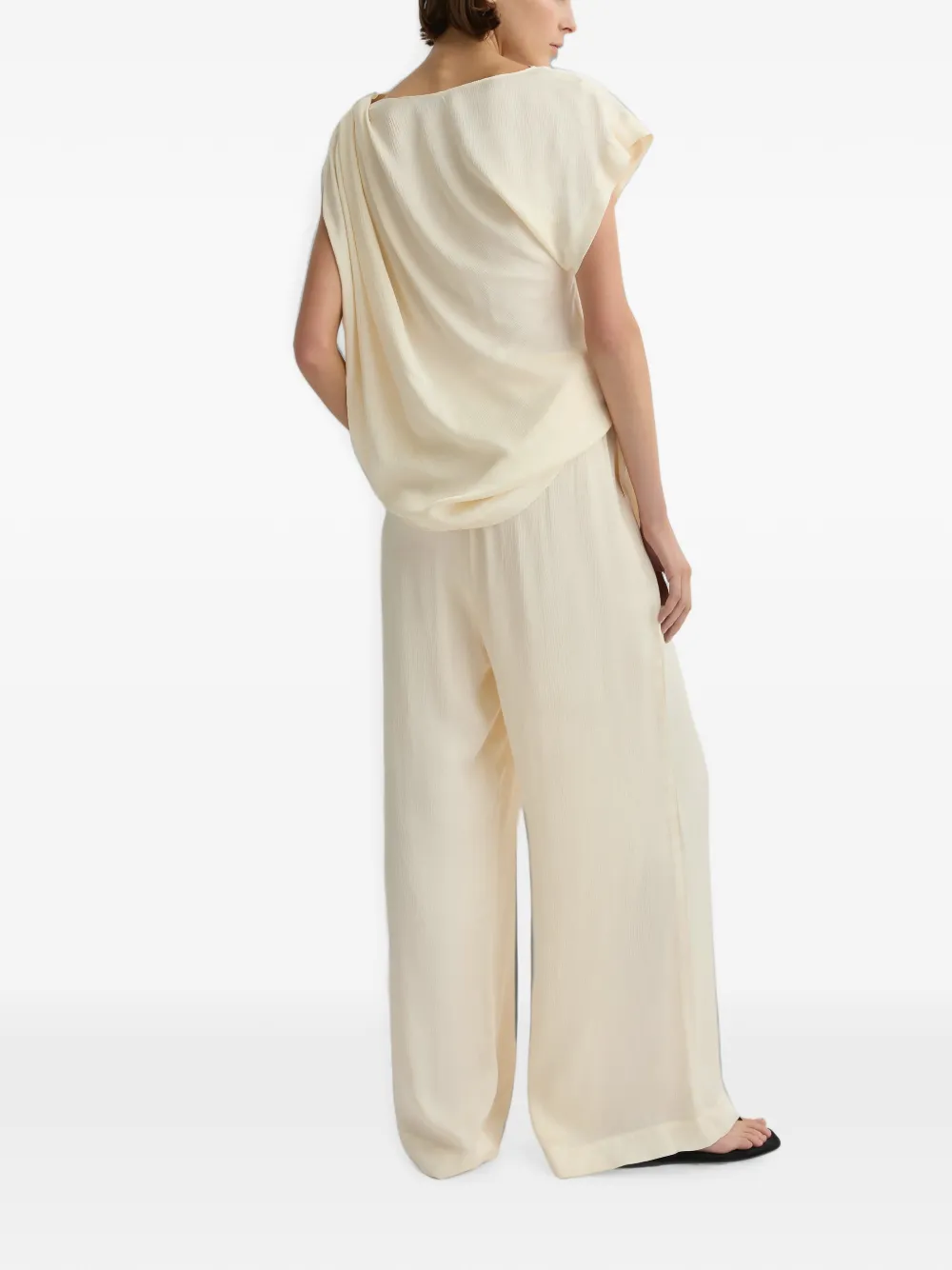 BONDI BORN Ardea gedrapeerde satijnen blouse Beige