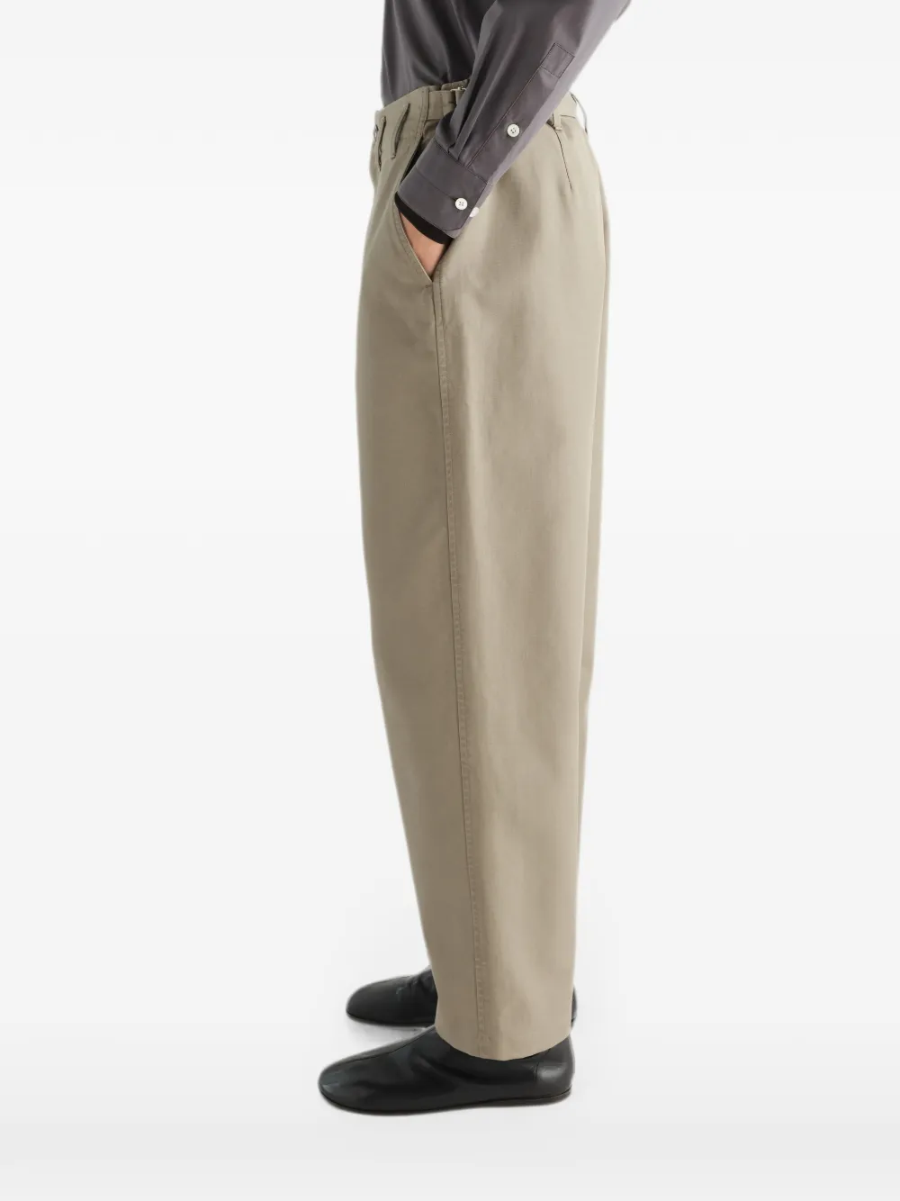 LEMAIRE Twill broek met toelopende pijpen en katoenen details Beige