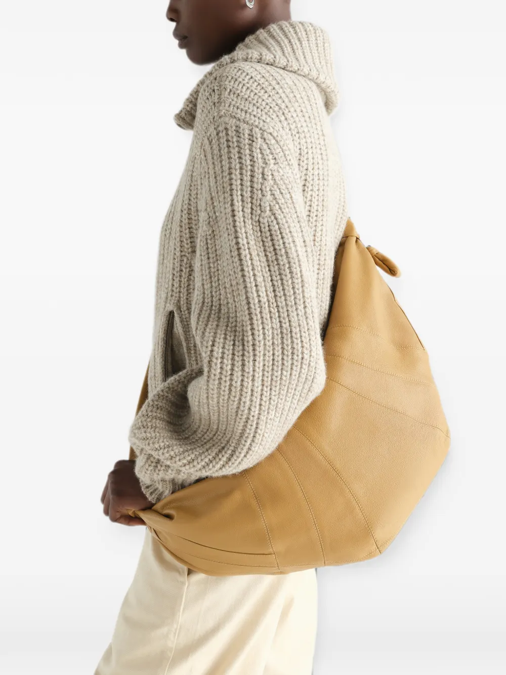 LEMAIRE Grote Croissant geitenleren tas Beige