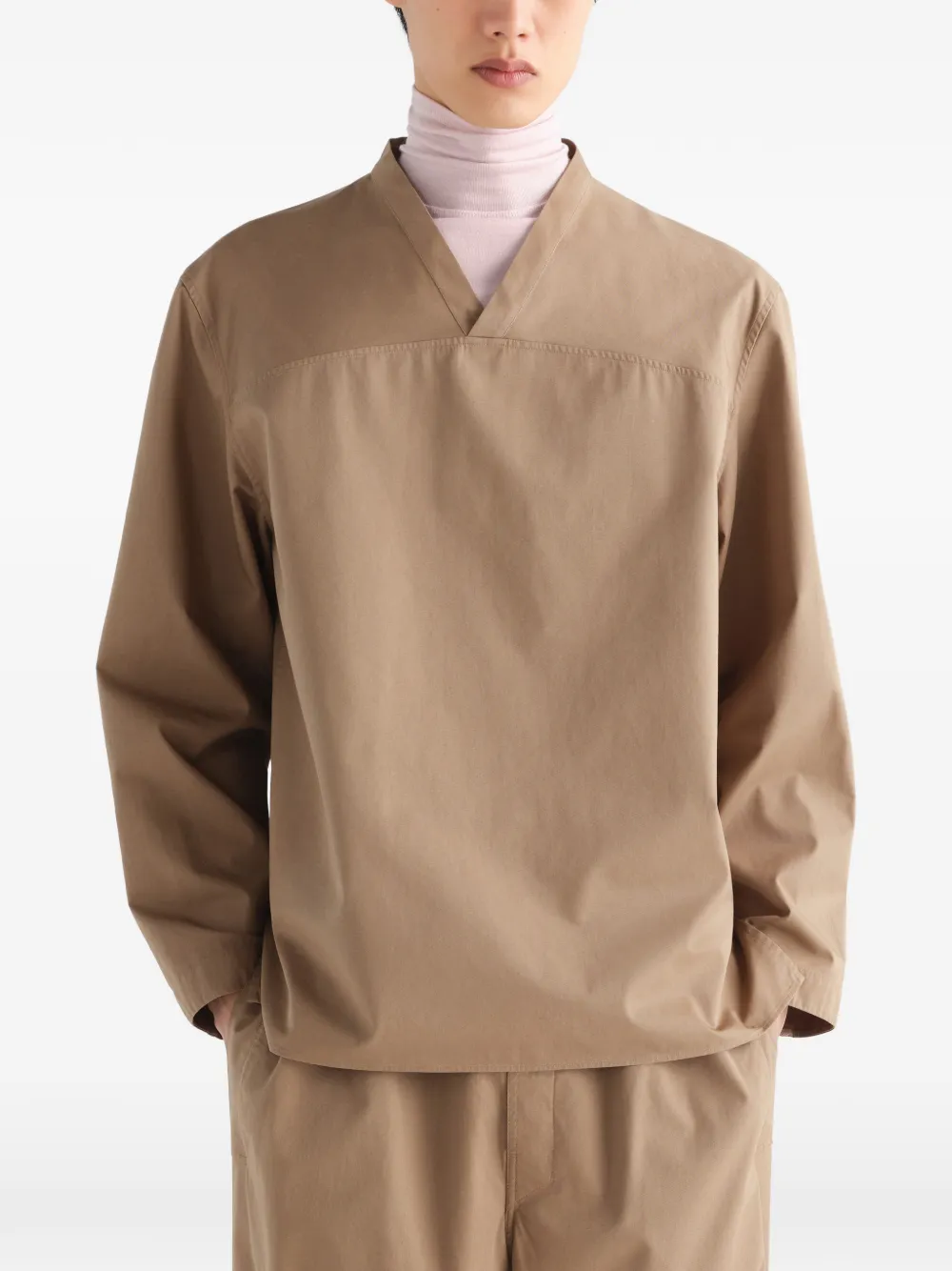 LEMAIRE Top met V-hals en licht katoenen twill Bruin