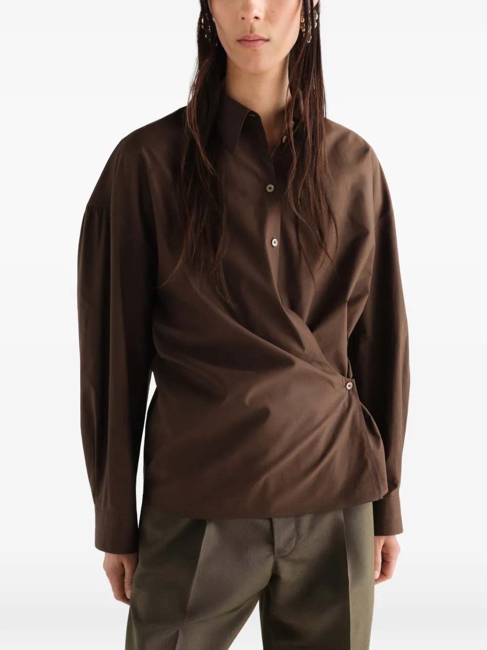 LEMAIRE Gedraaide blouse met rechte kraag Bruin