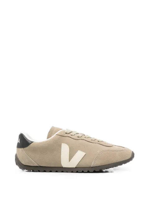 VEJA tenis con agujetas y parche del logo GT